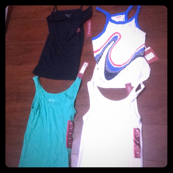 Merona Tops - New fashion Women tank top mixed lot of 4 Merona Tops - New fashion Women tank top mixed lot of 4